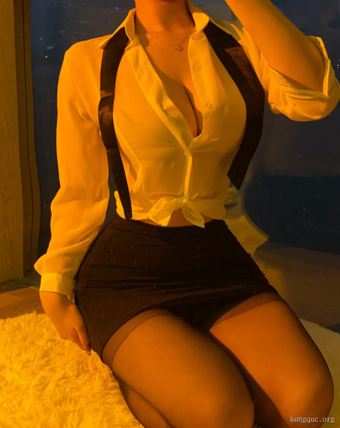 《安妮-yoo》不做作”的高级质感，私房套图合集资源推荐！