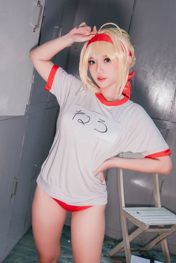 《Messie Huang》居家白衬衫图集,订阅资源整合推荐!