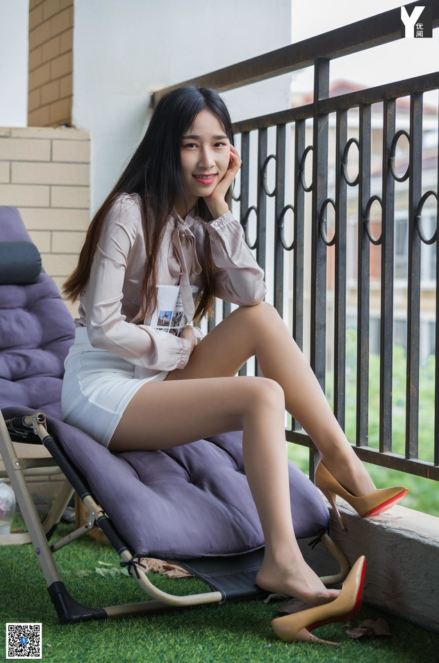 《IESS异思趣向 美子》精彩写真：真实生活中的轻熟系女神！