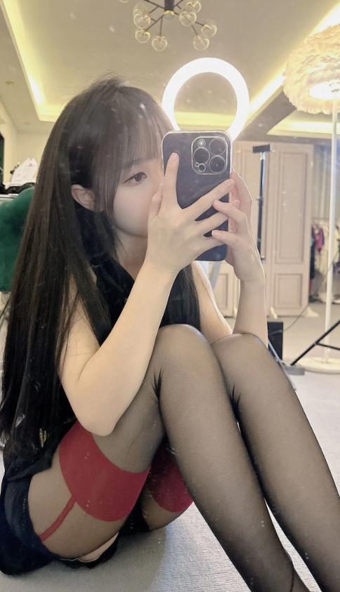 《汤圆可甜了》是个极可爱的小妹纸,身材真的很有感觉!