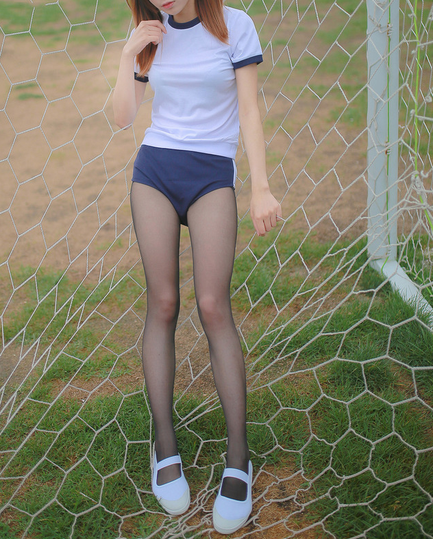 《风之领域 运动场黑丝少女》写真图集，穿越校门后的悸动幻想！