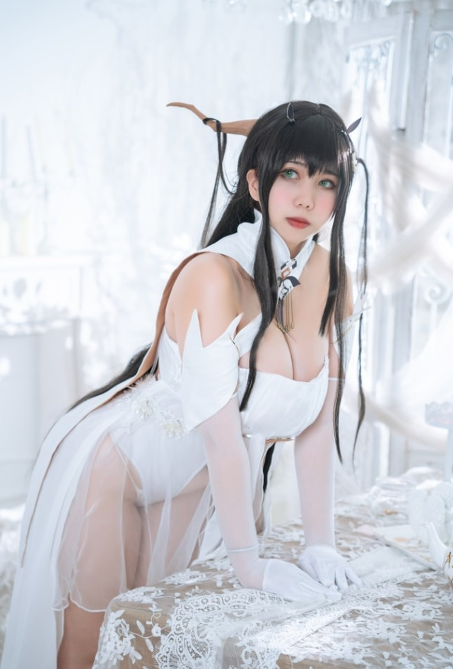 《魅瞳Meroko》角色写真精选,复古环境下的高还原角色演绎!