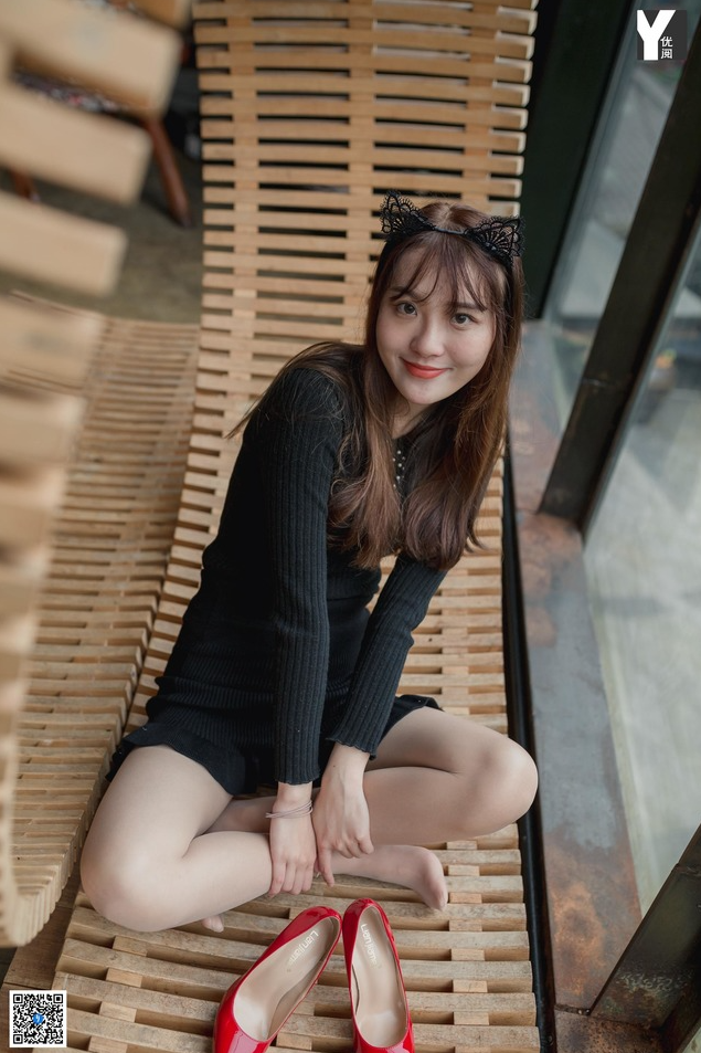 《IESS异思趣向 婉萍》的作品是一种低调却极具视觉冲击力表达!