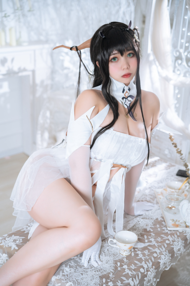 《魅瞳Meroko》角色写真精选,复古环境下的高还原角色演绎!