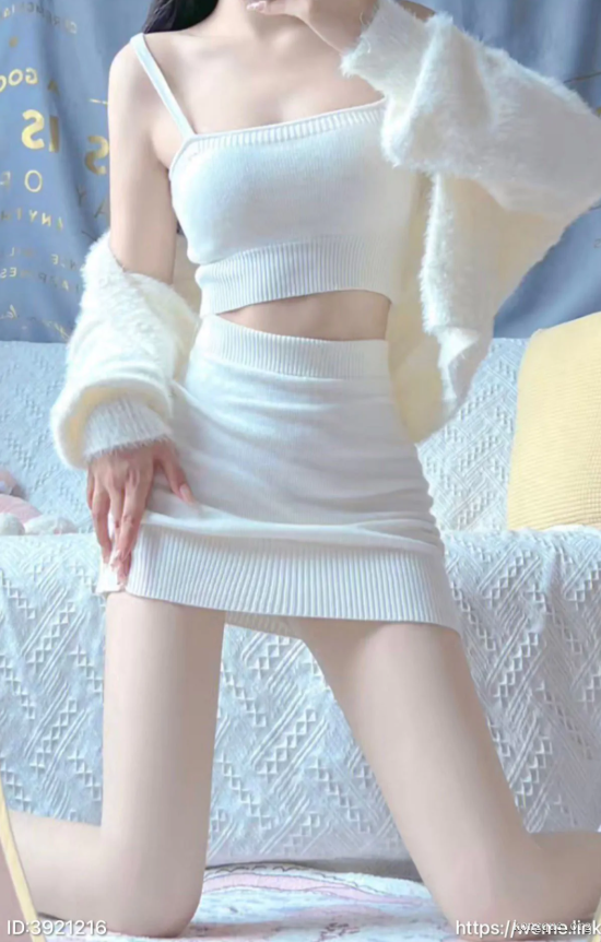 《汤圆可甜了》是个极可爱的小妹纸,身材真的很有感觉!