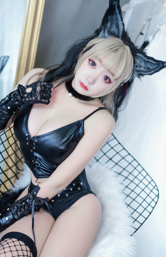 二次元女神《恩田直幸》写真合集推荐,甜美脸蛋下的危险风暴!