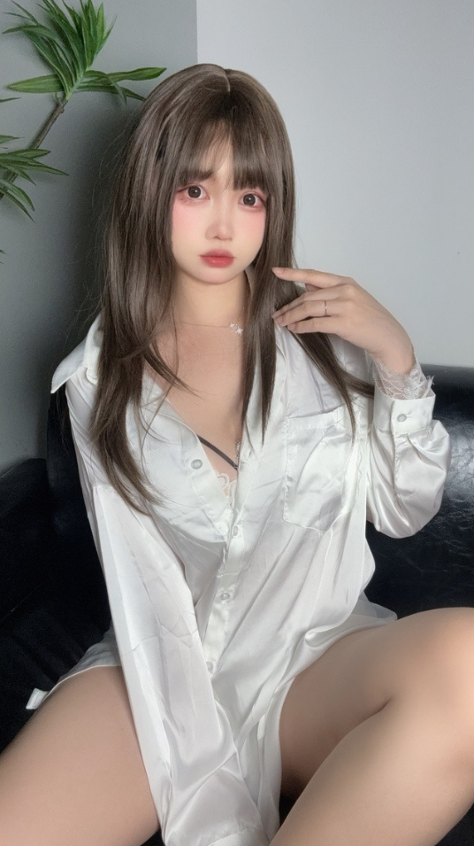 《洛桑w伊梓》精选作品集,多元风格呈现视觉魅力!