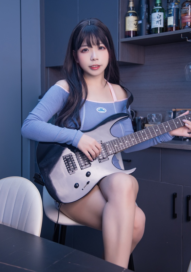 《无颜小天使wy》个人写真合集，从甜美的日系少女到充满艺术感的现代风格！