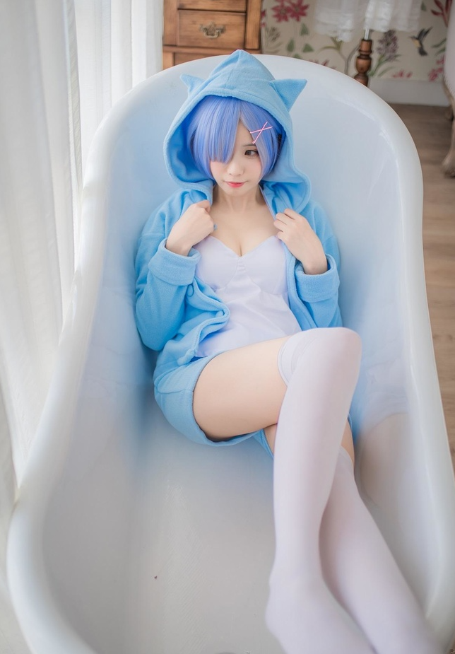 《小野妹子w》最新写真特辑，高人气Coser资料与代表作品图集！