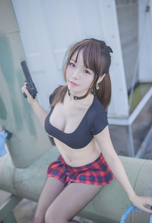 《YoKo宅夏》作品图集大全,高人气Coser写真资源下载!