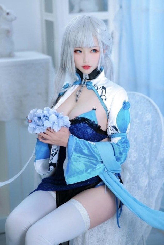 《樱岛嗷》Cos风写真图鉴,角色演绎与摄影风格深度呈现!