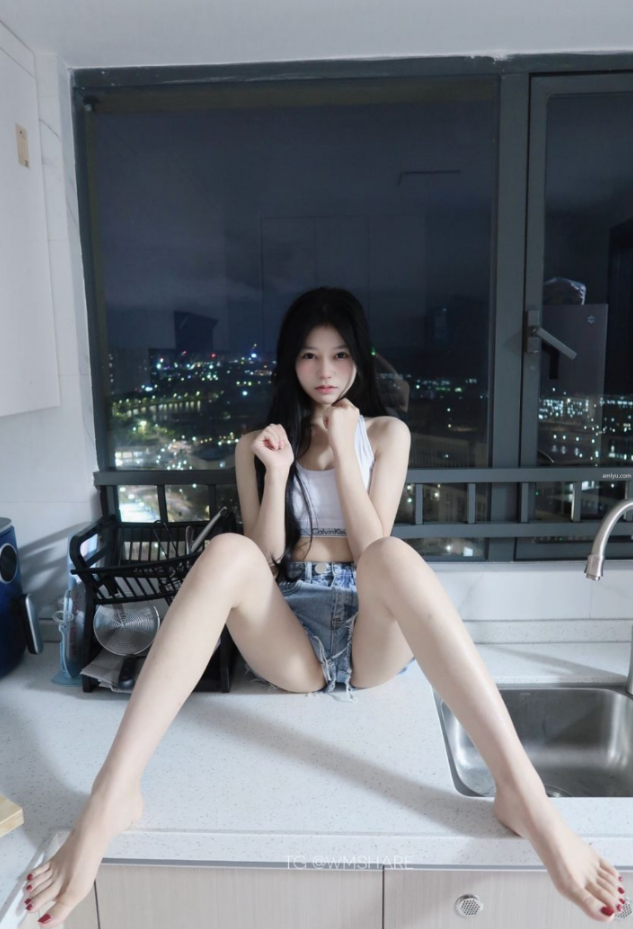 《陈不凡超甜》写真图集精选，高质感个人自拍作品下载！