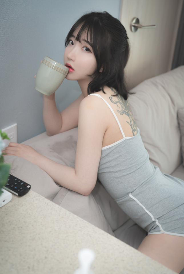 《孫樂樂》韩国模特写真全集推荐,首尔出身的1997年收藏级作品欣赏!