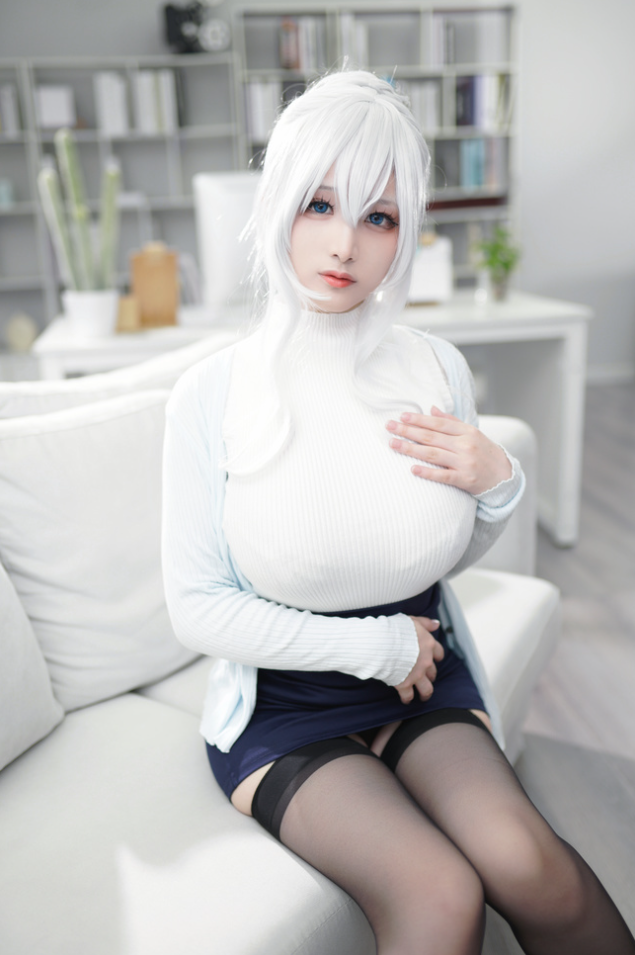 《幼愛Youmeko》最新写真合集，充分展示镜头下的角色塑造艺术