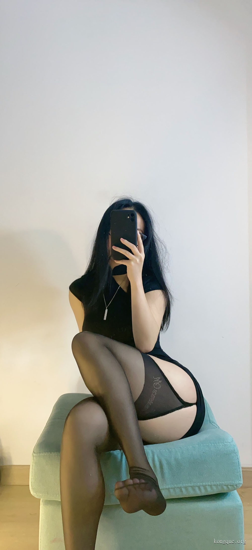 清新少女or御姐范，俏妞 qiaoniuTT微密圈写真精华，精选图包分享！