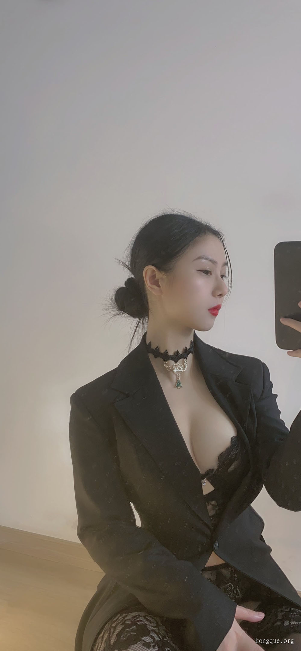 清新少女or御姐范，俏妞 qiaoniuTT微密圈写真精华，精选图包分享！