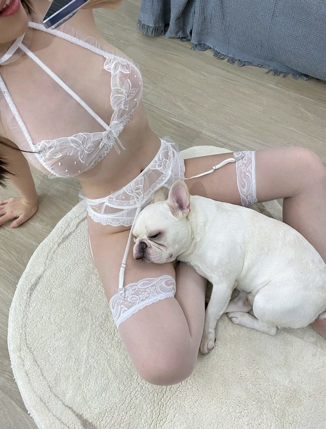 《铁锤姐姐》微密圈写真合集,潮流造型与多元主题风格推荐!