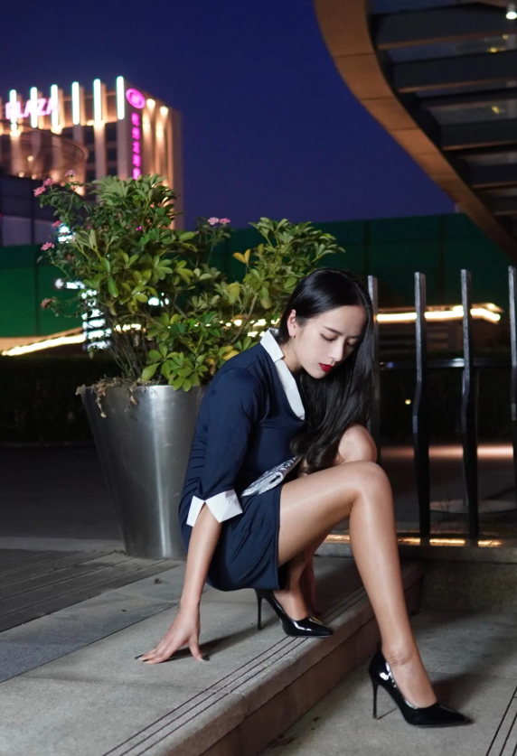 《辣妈女神》微密圈写真合集下载,成熟女性气质与时尚穿搭风格高清图集!