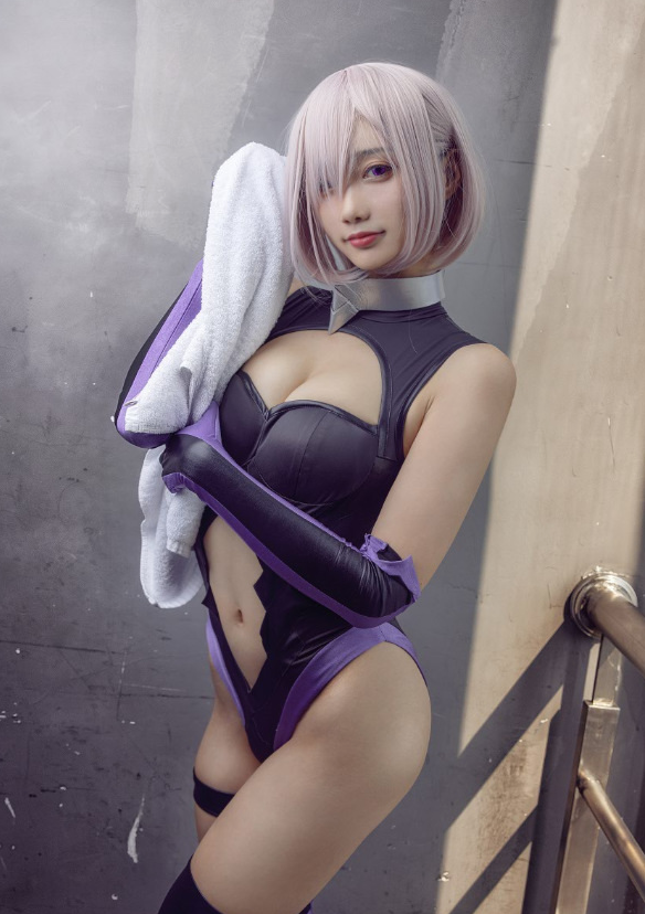 《如月灰》多风格Cosplay与写真合集,都市宅家与角色变装多场景美图合辑!