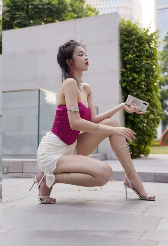 《徐珺大哥》微密圈真图集精选，都市风与自然美学结合的高质量写真资源！