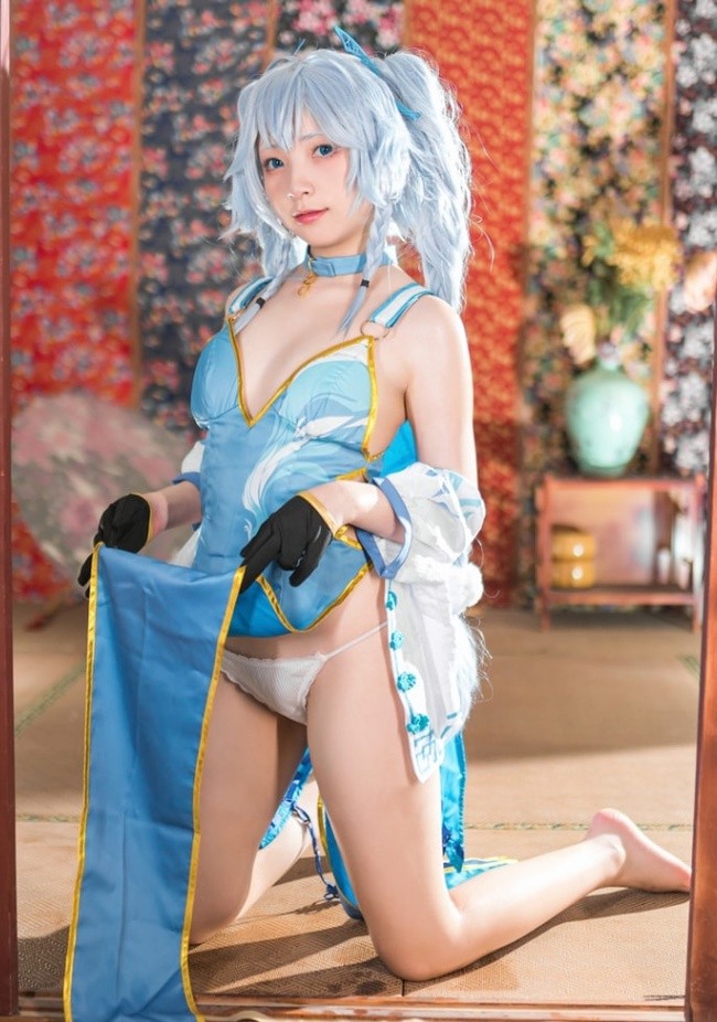 解锁花玲写真魅力：异色瞳萌妹的多面造型赏，宅男必藏图集合集！