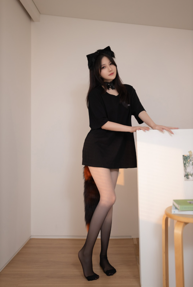 《鱼子酱fish》写真集全收集,都市摩登风与极简美学的视觉盛宴