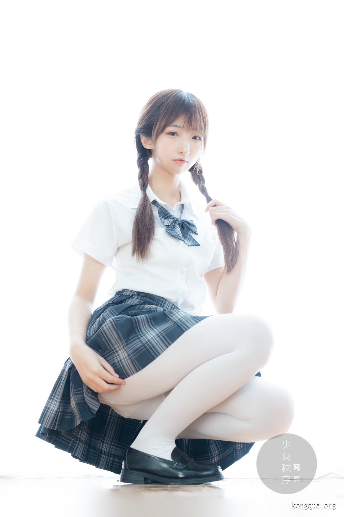 少女秩序写真合集 ，清纯校园、森系午后与白衬衫的心动瞬间！