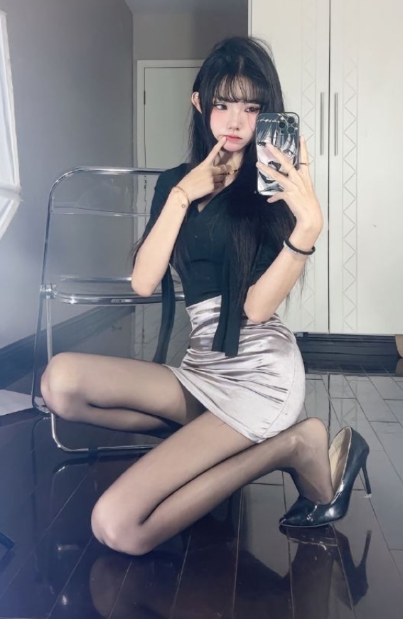 囧静微密圈写真合集，颜值与身材俱佳的时尚达人！