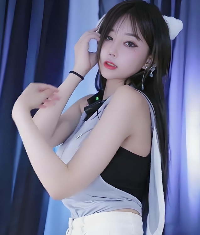 Uu酱微密圈写真全集，辣妹网红高清写真私房套图下载！