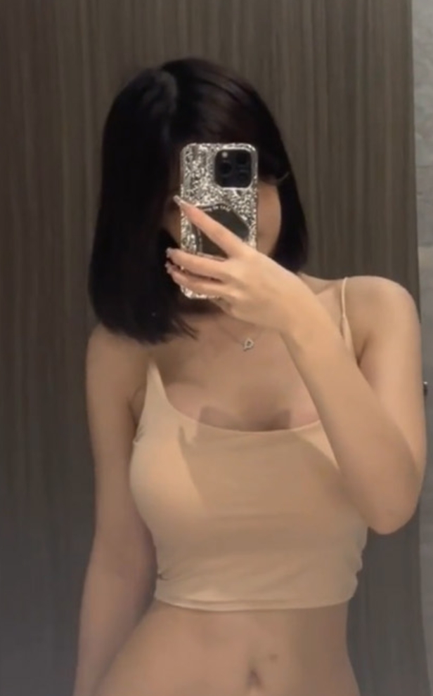 铁岭县刘辉商店微密圈梦幻写真合集,精致妆容与短发造型的视觉盛宴!