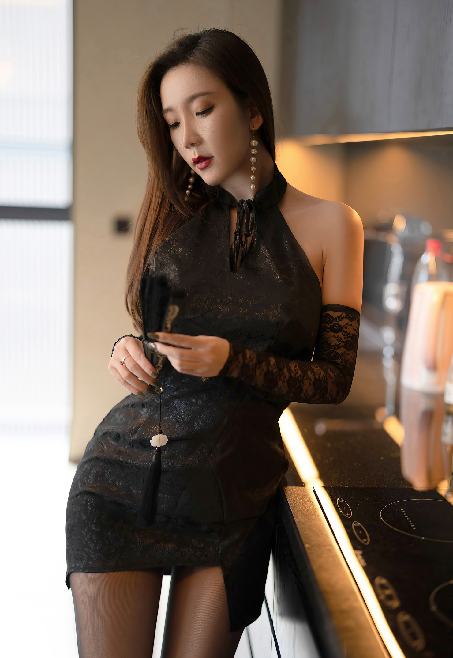 粉丝最爱艾静香写真精选，白衬衫丝袜风格打造人气模特女神形象！