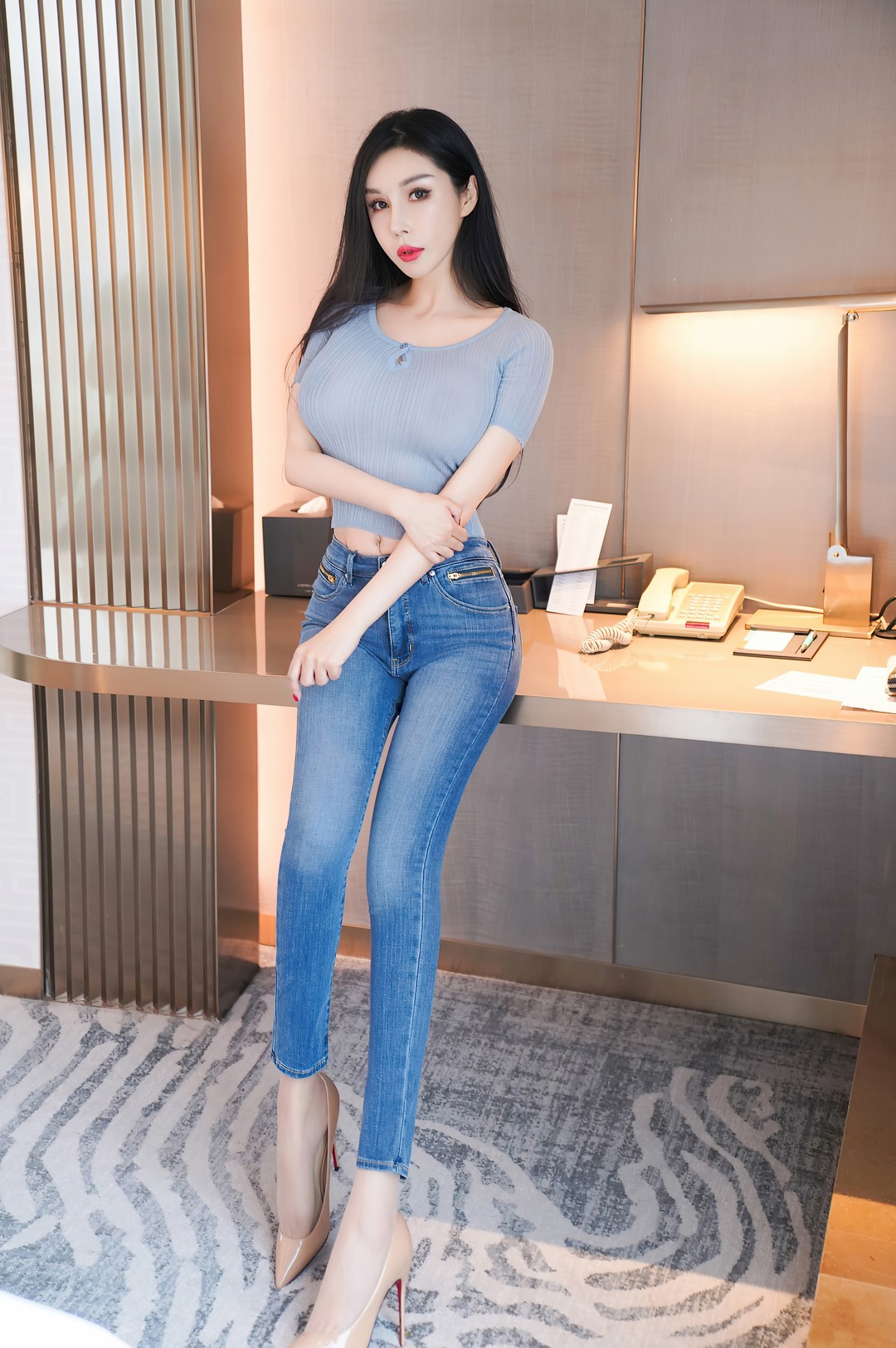 女神田冰冰高清写真，B96W61H88漂亮写真合集高清资源！