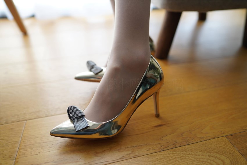 职场风格写真典范，雅妍清爽职业装写真实拍全集资源！