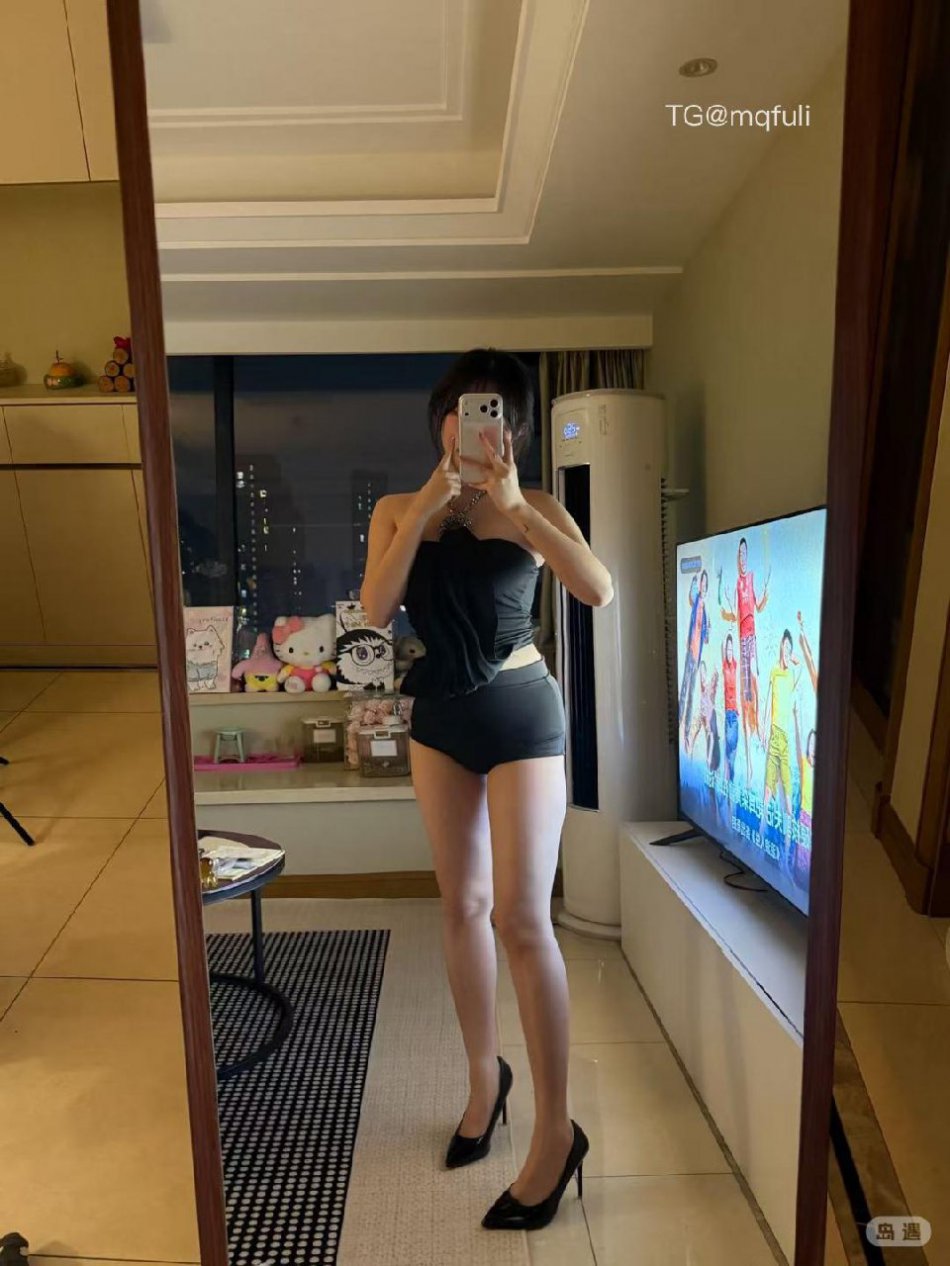 职场、居家、夜景，【张洛洛】她都拿捏住了