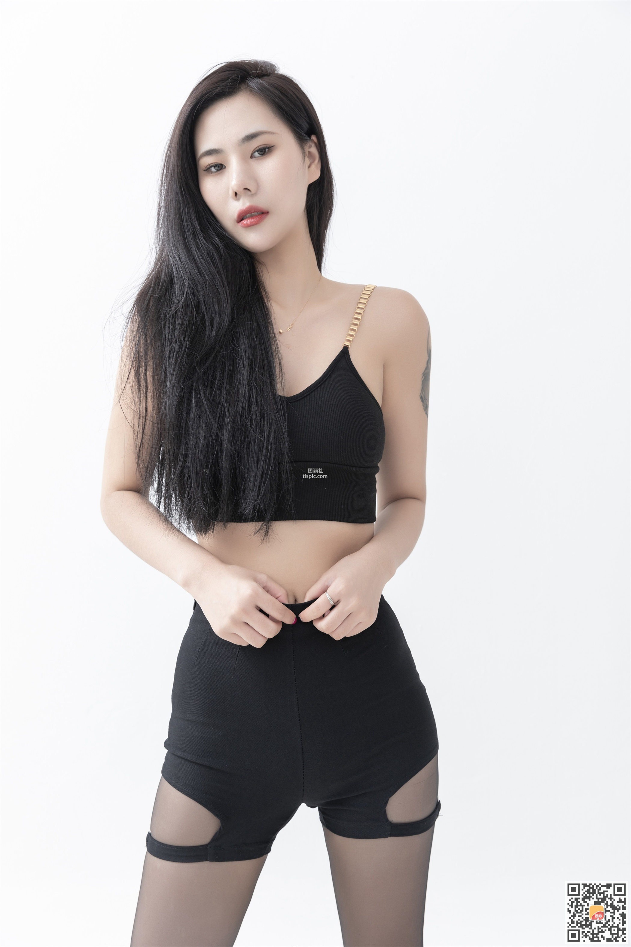 【香柚写真 飞儿】为什么这么有冲击力?看似没有内容,其实全是细节