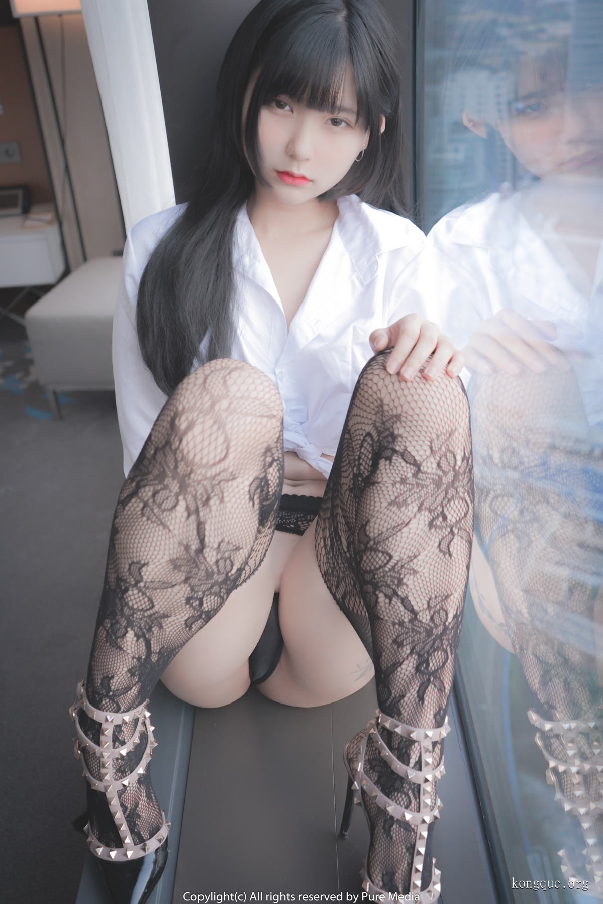 【Hizzy（히지）】高清作品图集，高级感不是堆出来的，而是穿出来的